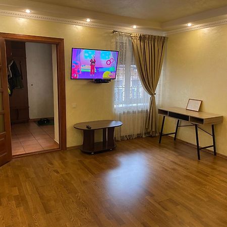Apartment On Kostyushka 20 Liov Exterior foto